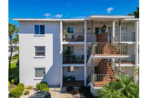 2229 SUNSET DRIVE, BRADENTON, FL 34207 Sold 11/29/23