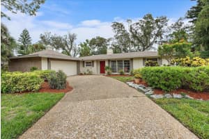 1841 SANDALWOOD DRIVE, SARASOTA, FL 34231 Sold 12/06/23