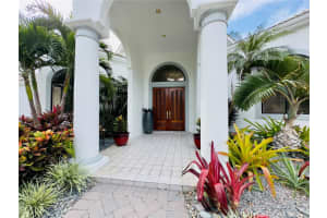 7836 ESPERANZA CIRCLE, SARASOTA, FL 34238 Sold 11/17/23