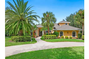 6720 ASHLEY COURT, SARASOTA, FL 34241 Sold 03/14/24