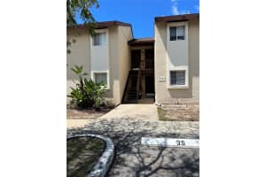 2745 HIDDEN LAKE DRIVE, SARASOTA, FL 34237 Sold 12/18/23