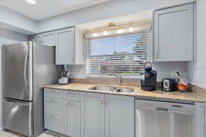 4564 MOHICAN TRAIL, SARASOTA, FL 34233 Sold 01/09/24