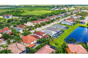 5520 TITLE ROW DRIVE, BRADENTON, FL 34210 Sold 12/18/23