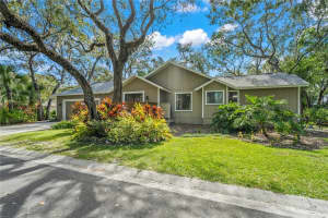 855 FORESTVIEW COURT, SARASOTA, FL 34232 Sold 12/14/23