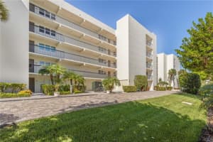 3235 GULF OF MEXICO DRIVE, LONGBOAT KEY, FL 34228 Sold 11/22/23