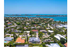 417 PHEASANT WAY, SARASOTA, FL 34236 Sold 11/15/23
