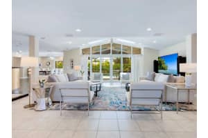417 PHEASANT WAY, SARASOTA, FL 34236 Sold 11/15/23