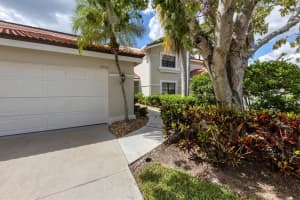 7722 FAIRWAY WOODS DRIVE, SARASOTA, FL 34238 Sold 11/17/23