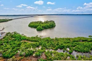 388 ARUBA CIRCLE, BRADENTON, FL 34209 Sold 04/01/24