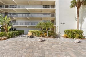 3235 GULF OF MEXICO DRIVE, LONGBOAT KEY, FL 34228 Sold 11/21/23