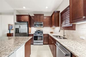 7028 WHITE WILLOW COURT, SARASOTA, FL 34243 Sold 12/01/23