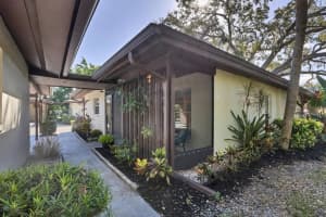 3303 RAMBLEWOOD WAY, SARASOTA, FL 34237 Sold 11/27/23