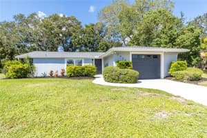 2424 BREAKWATER CIR, SARASOTA, FL 34231 Sold 11/17/23