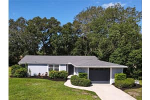 2424 BREAKWATER CIR, SARASOTA, FL 34231 Sold 11/17/23