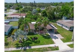 2822 GULF GATE DRIVE, SARASOTA, FL 34231 Sold 04/12/24