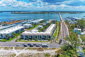501 GULF DRIVE, BRADENTON BEACH, FL 34217 Sold 11/17/23