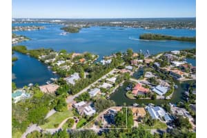 722 SIESTA KEY CIRCLE, SARASOTA, FL 34242 Sold 09/09/24