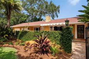 1713 North Dr, SARASOTA