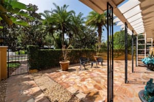 1713 NORTH DRIVE, SARASOTA, FL 34239 Sold 10/15/25