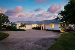 622 EMERALD LANE, HOLMES BEACH, FL 34217 Sold 08/12/24