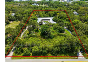 2140 DESOTO ROAD, SARASOTA, FL 34234 Sold 03/28/24