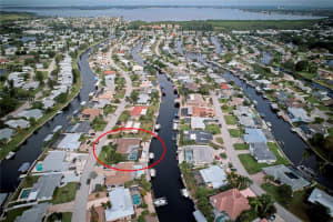 5111 BIMINI DRIVE, BRADENTON, FL 34210 Sold 12/07/23