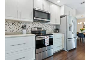 3659 KINGSTON BOULEVARD, SARASOTA, FL 34238 Sold 11/30/23