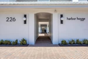 226 GOLDEN GATE POINT, SARASOTA, FL 34236 Sold 12/18/23