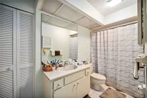 1325 BANCHORY LN LANE, SARASOTA, FL 34237 Sold 09/02/25
