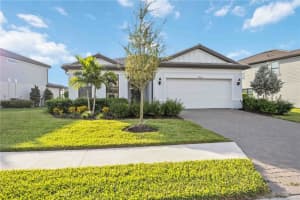 5755 BLUESTAR COURT, LAKEWOOD RANCH, FL 34211 Sold 01/12/24