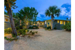 6909 LONGBOAT DRIVE, LONGBOAT KEY, FL 34228 Sold 12/06/23