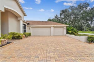 9977 LAUREL VALLEY AVENUE CIRCLE, BRADENTON, FL 34202 Sold 05/30/24