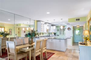 1511 PELICAN POINT DRIVE, SARASOTA, FL 34231 Sold 11/07/23