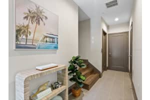 72 SCHOOL AVENUE, SARASOTA, FL 34237 Sold 01/12/24