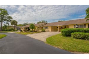 390 301 BOULEVARD, BRADENTON, FL 34205 Sold 11/22/23
