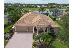 7727 CAMDEN HARBOUR DRIVE, BRADENTON, FL 34212 Sold 12/14/23