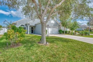 809 TALLGRASS LANE, BRADENTON, FL 34212 Sold 12/13/23