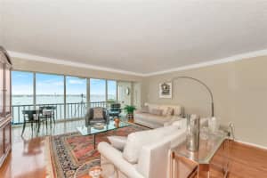 555 GULFSTREAM AVENUE, SARASOTA, FL 34236 Sold 12/14/23