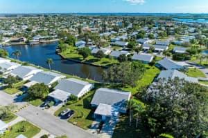 9422 KINGSTON DRIVE, BRADENTON, FL 34210 Sold 05/11/24