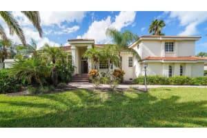 3281 BAYOU ROAD, LONGBOAT KEY, FL 34228 Sold 09/12/24