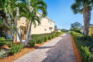 2001 BURGOS DRIVE, SARASOTA, FL 34238 Sold 11/28/23
