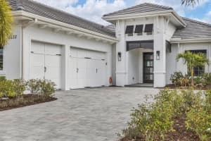 8233 PAVIA WAY, LAKEWOOD RANCH, FL 34202 Sold 04/04/24