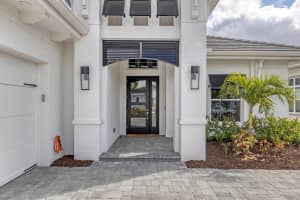 8233 PAVIA WAY, LAKEWOOD RANCH, FL 34202 Sold 04/04/24