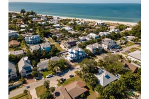 125 51ST STREET, HOLMES BEACH, FL 34217 Sold 01/18/25