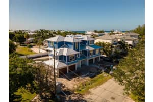 125 51ST STREET, HOLMES BEACH, FL 34217 Sold 01/18/25