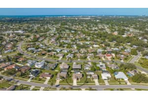 6636 EASTON DRIVE, SARASOTA, FL 34238 Sold 03/04/24
