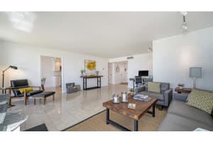 2425 GULF OF MEXICO DRIVE, LONGBOAT KEY, FL 34228 Sold 03/04/24
