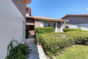 3895 WILSHIRE DRIVE, SARASOTA, FL 34238 Sold 04/23/24