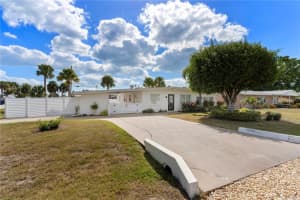 124 FIELD AVENUE, VENICE, FL 34285 - MLS#MFRA4587422