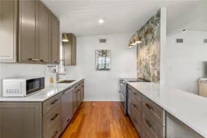 124 FIELD AVENUE, VENICE, FL 34285 - MLS#MFRA4587422